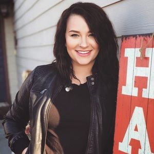 Meet your Posher, Cierra